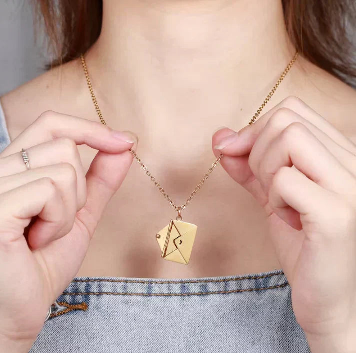 RADIANZ™ - ENVELOPE LOVE LETTER PENDANT NECKLACE